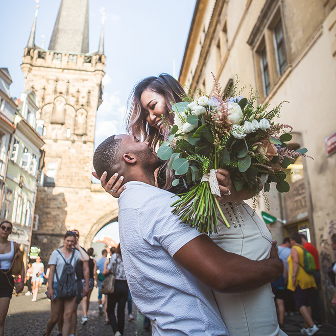 Alex & May - Weddings in Prague - Julie May