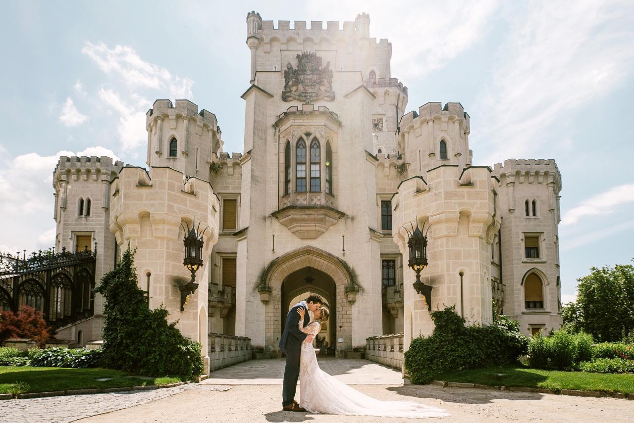 Hluboka Castle - Weddings in Prague - Julie May