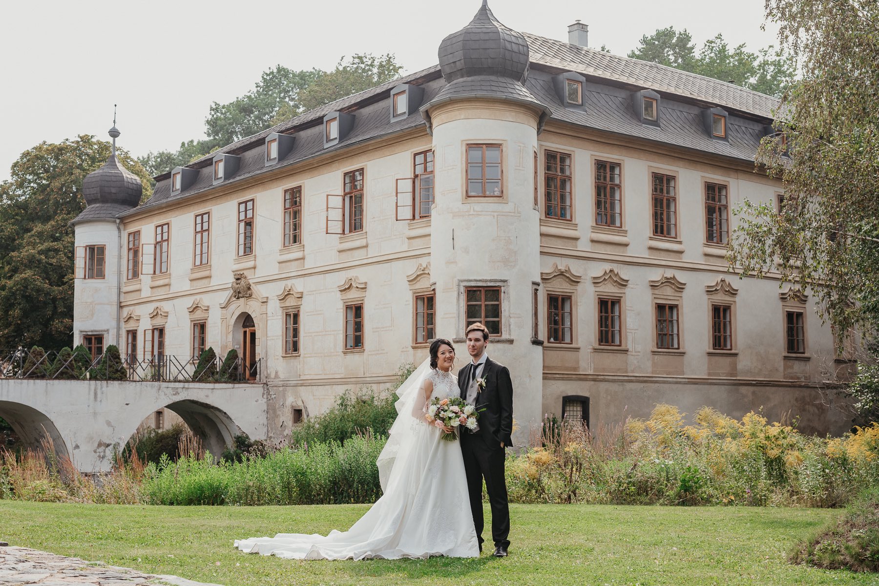 Chateau Trebesice - Weddings in Prague - Julie May