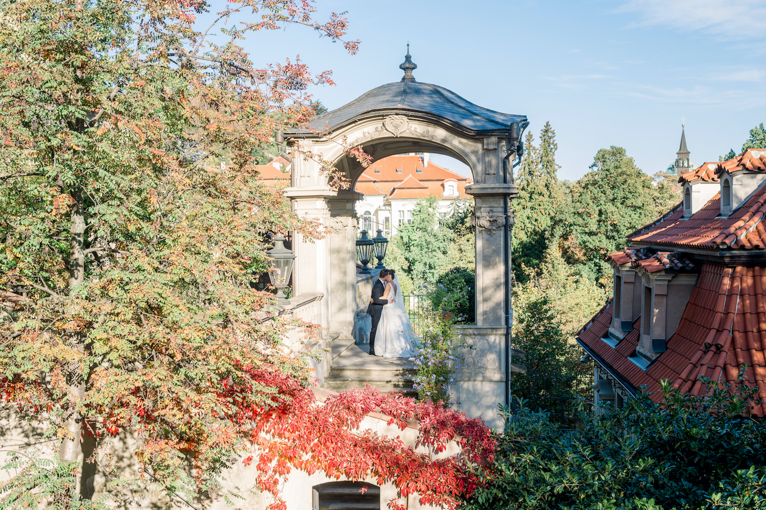 St. Thomas Church & Letensky chateau - Weddings in Prague - Julie May