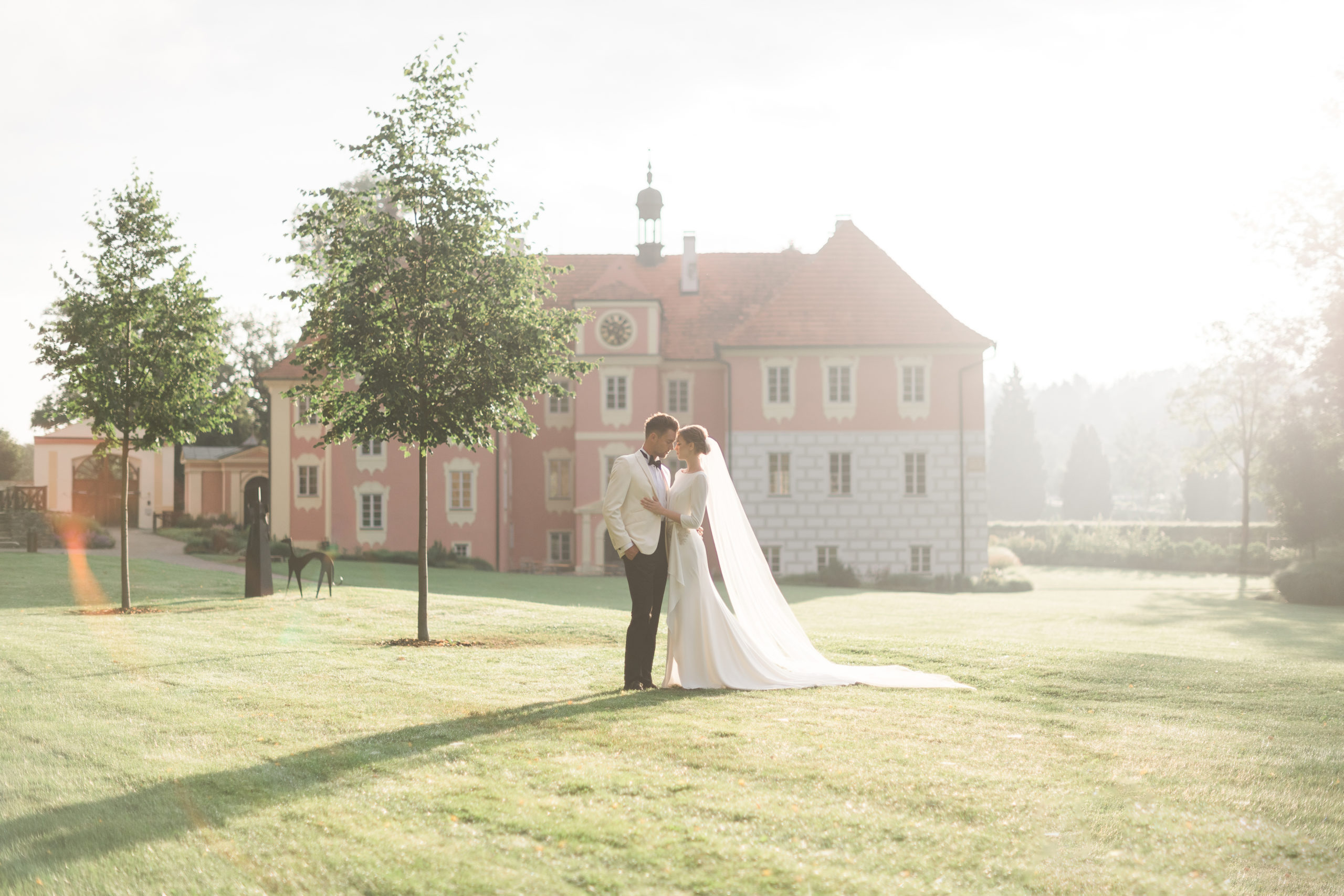 Chateau Mitrowicz - Weddings in Prague - Julie May