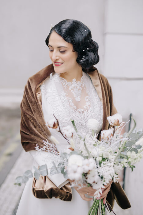 St. Thomas church & Altany Kampa - Weddings in Prague - Julie May