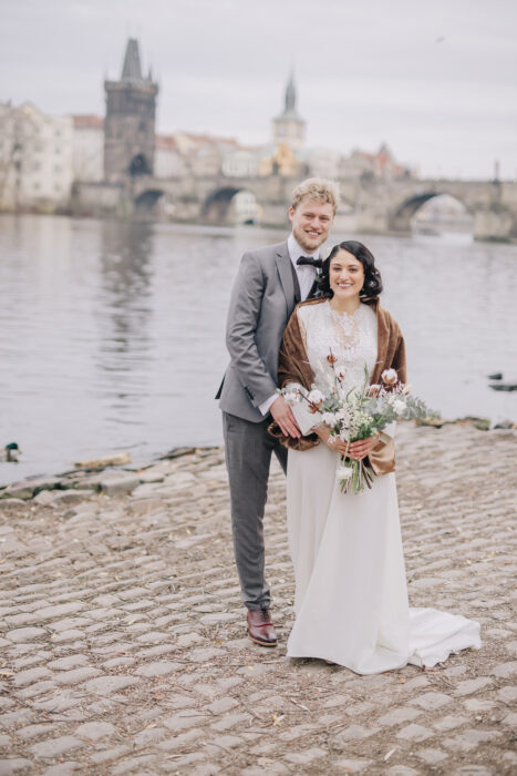 St. Thomas church & Altany Kampa - Weddings in Prague - Julie May