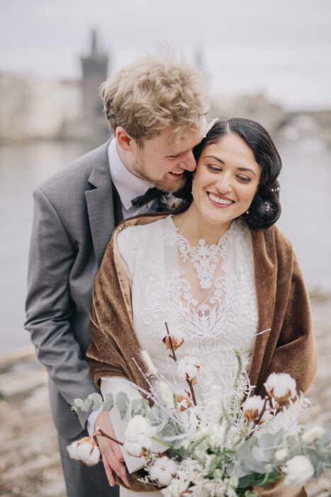 St. Thomas church & Altany Kampa - Weddings in Prague - Julie May