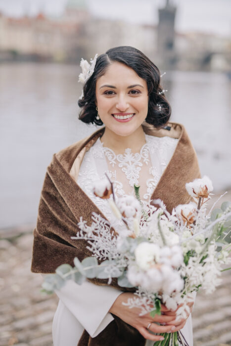 St. Thomas church & Altany Kampa - Weddings in Prague - Julie May