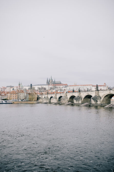 St. Thomas church & Altany Kampa - Weddings in Prague - Julie May