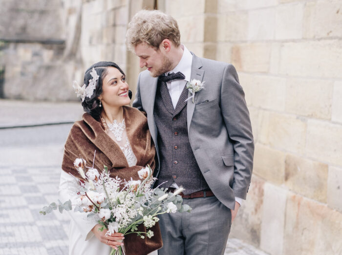 St. Thomas church & Altany Kampa - Weddings in Prague - Julie May