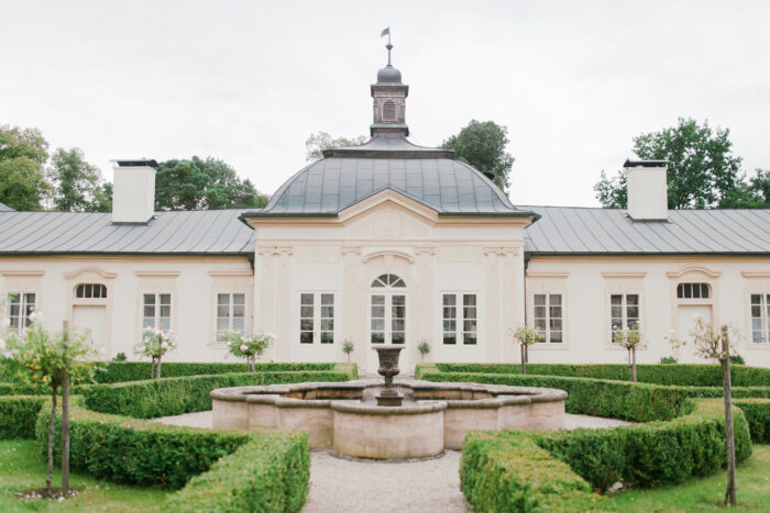 Bon Repos - Weddings in Prague - Julie May