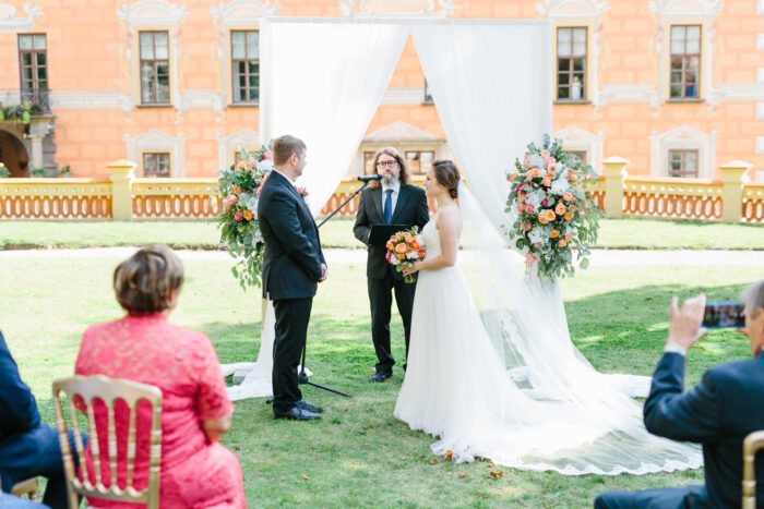 Bechyne Castle - Weddings in Prague - Julie May