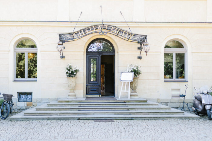 Chateau Mcely - Weddings in Prague - Julie May