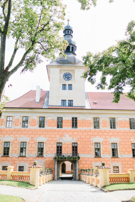 Bechyne Castle - Weddings in Prague - Julie May