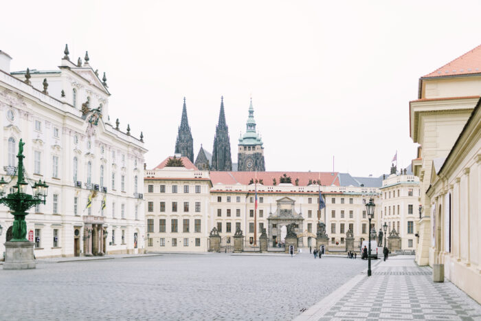 Ban Pin & Shu Ying - Weddings in Prague - Julie May