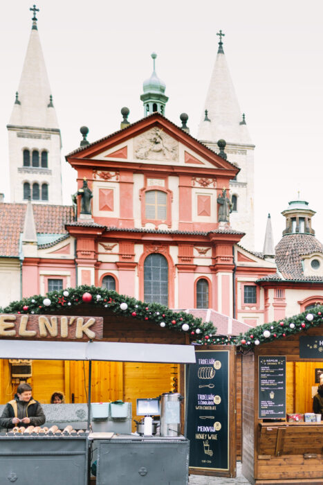 Ban Pin & Shu Ying - Weddings in Prague - Julie May