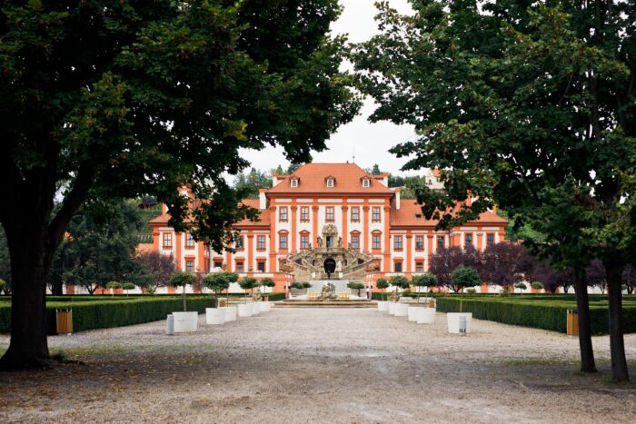 Troja castle - Weddings in Prague - Julie May