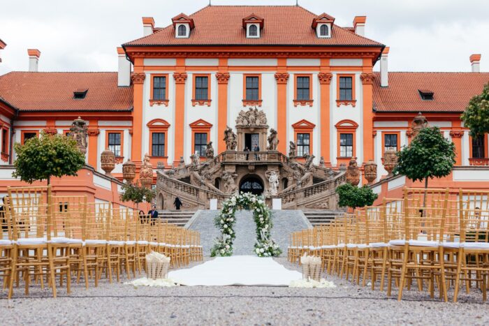 Troja castle - Weddings in Prague - Julie May