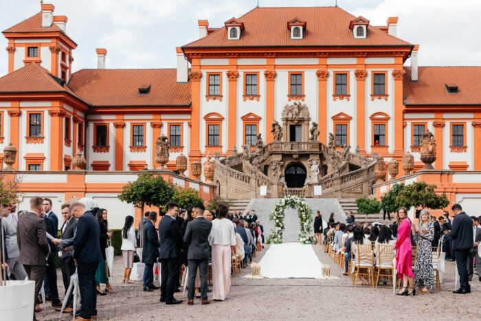 Troja castle - Weddings in Prague - Julie May