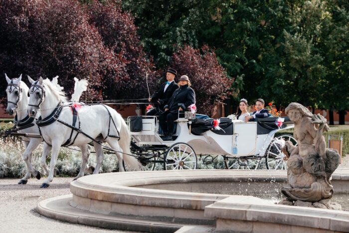 Troja castle - Weddings in Prague - Julie May