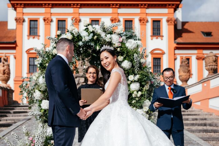 Troja castle - Weddings in Prague - Julie May