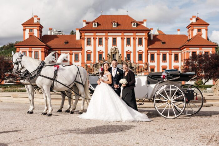 Troja castle - Weddings in Prague - Julie May