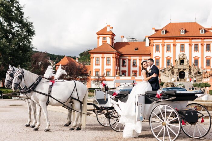 Troja castle - Weddings in Prague - Julie May