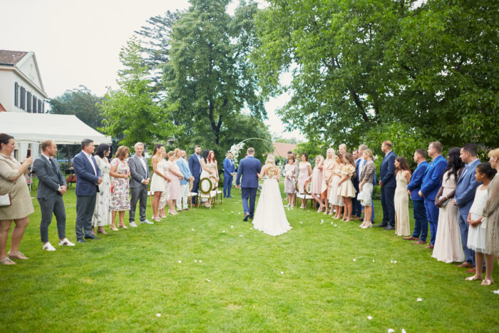 Na Kmíně - Weddings in Prague - Julie May