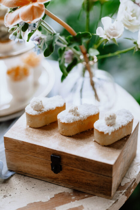 Třebešice Chateau - Weddings in Prague - Julie May