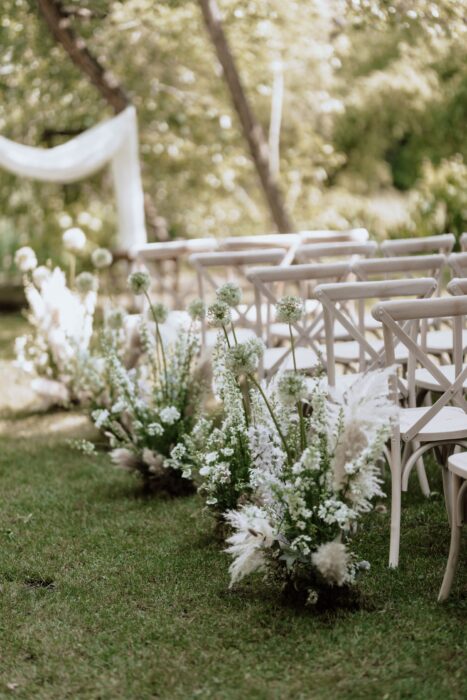 Třebešice Chateau - Weddings in Prague - Julie May