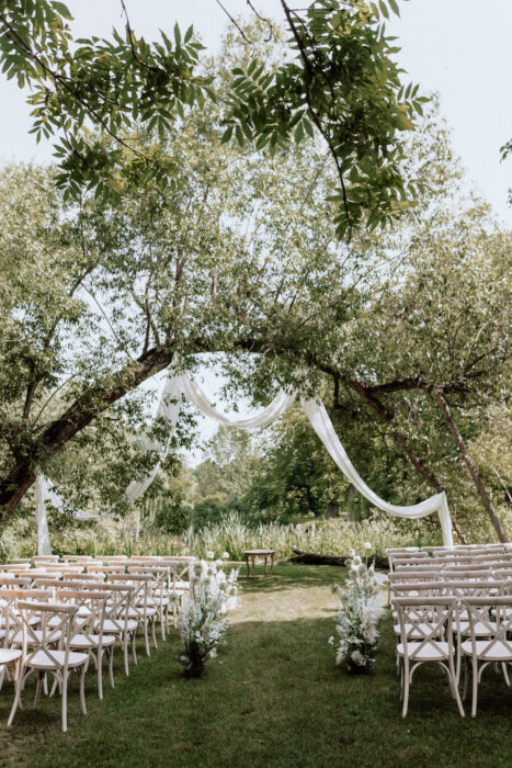 Třebešice Chateau - Weddings in Prague - Julie May