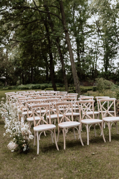 Třebešice Chateau - Weddings in Prague - Julie May