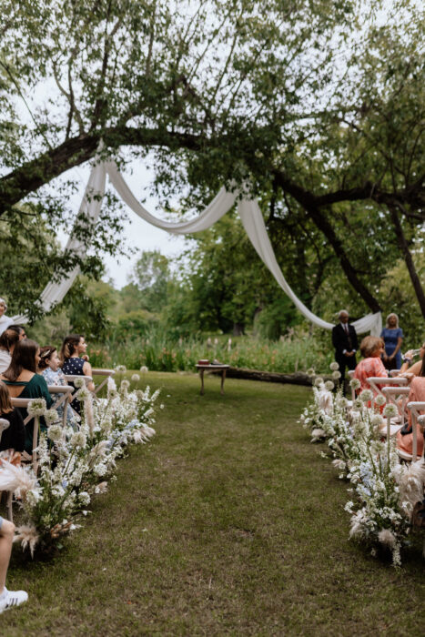 Třebešice Chateau - Weddings in Prague - Julie May