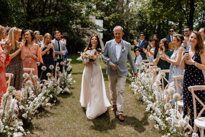 Třebešice Chateau - Weddings in Prague - Julie May