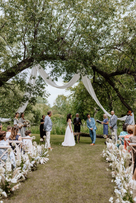 Třebešice Chateau - Weddings in Prague - Julie May