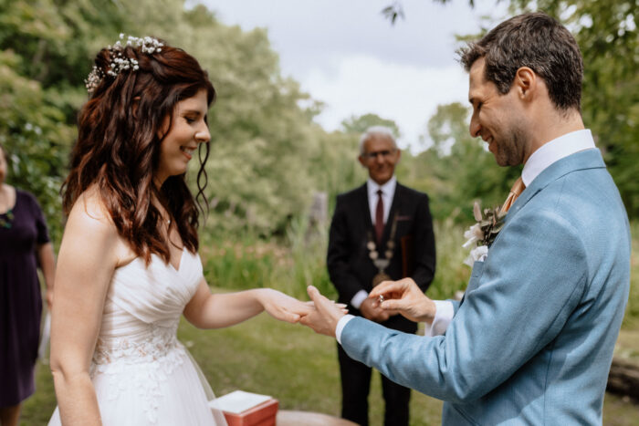 Třebešice Chateau - Weddings in Prague - Julie May