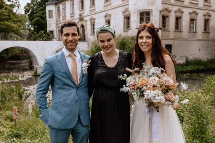 Třebešice Chateau - Weddings in Prague - Julie May