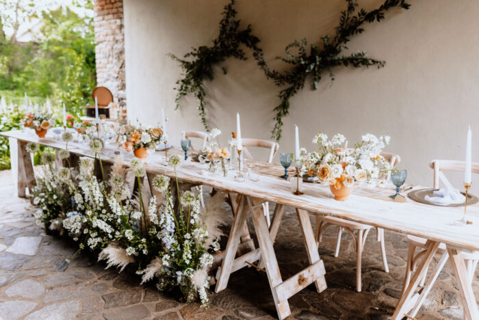 Třebešice Chateau - Weddings in Prague - Julie May