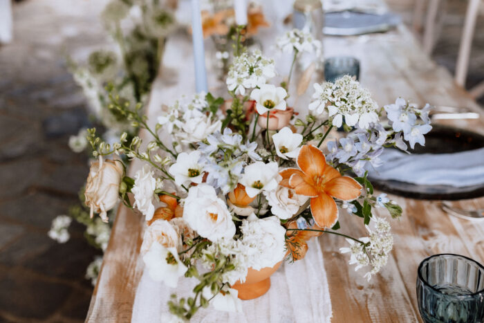 Třebešice Chateau - Weddings in Prague - Julie May