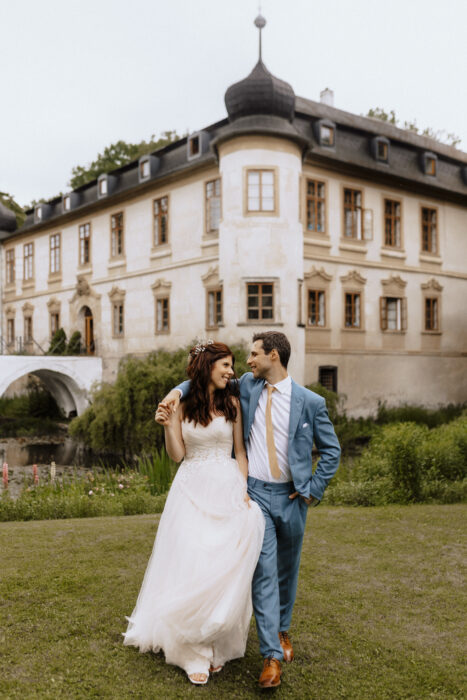 Třebešice Chateau - Weddings in Prague - Julie May