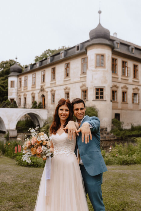 Třebešice Chateau - Weddings in Prague - Julie May