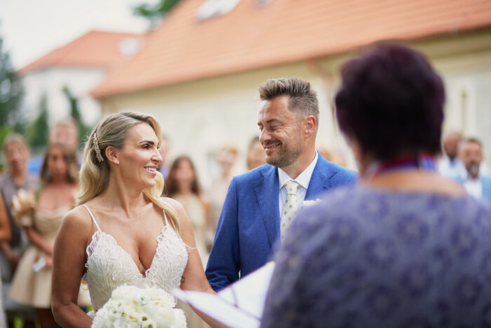 Na Kmíně - Weddings in Prague - Julie May