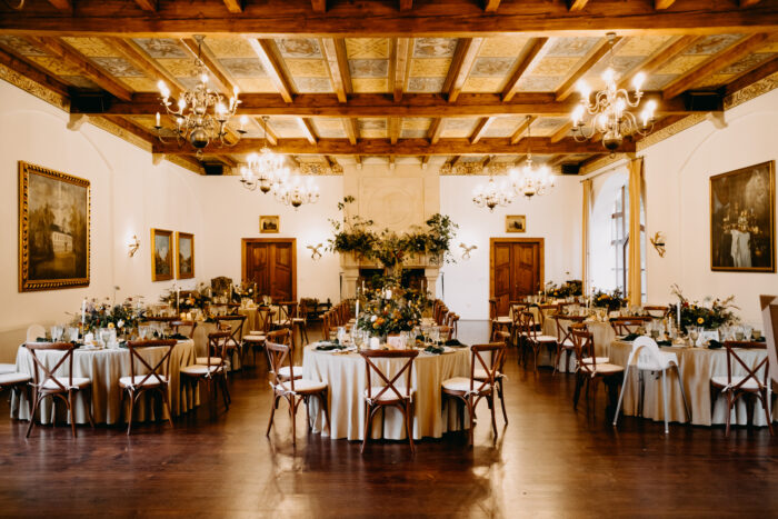 Chateau Niměřice - Weddings in Prague - Julie May