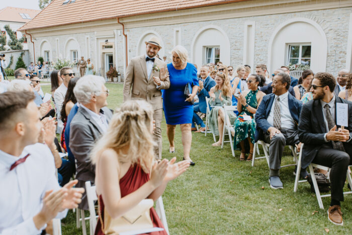 Na Kmíně - Weddings in Prague - Julie May