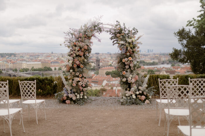 Villa Richter - Weddings in Prague - Julie May