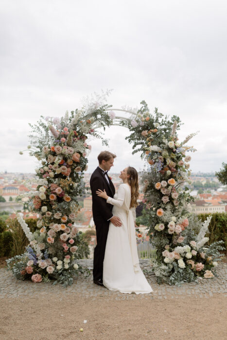 Villa Richter - Weddings in Prague - Julie May