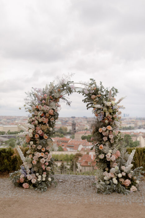 Villa Richter - Weddings in Prague - Julie May