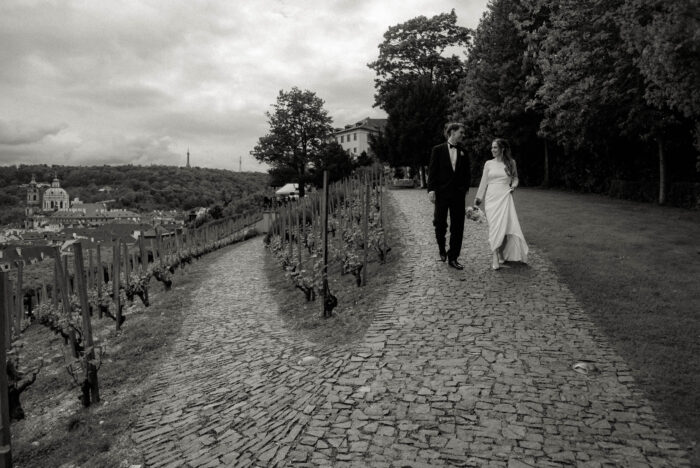 Villa Richter - Weddings in Prague - Julie May