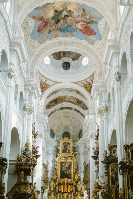 St. Thomas church & Letensky Chateau - Weddings in Prague - Julie May