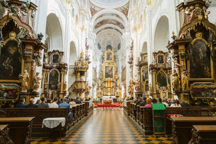 St. Thomas church & Letensky Chateau - Weddings in Prague - Julie May