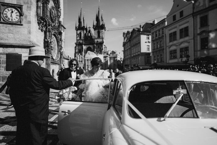 Old Town hall - Weddings in Prague - Julie May